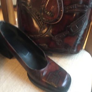 Leather shoes and pocketbook set